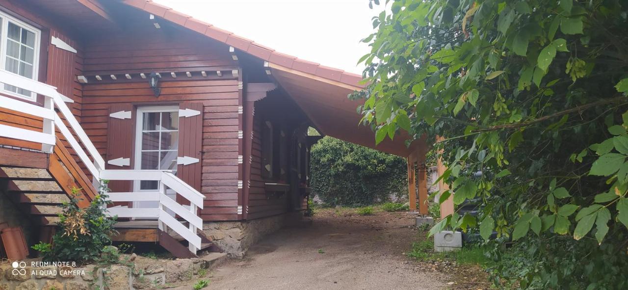 Logement Independant Attenant A Une Maison Dans Grand Jardin Retournac 外观 照片